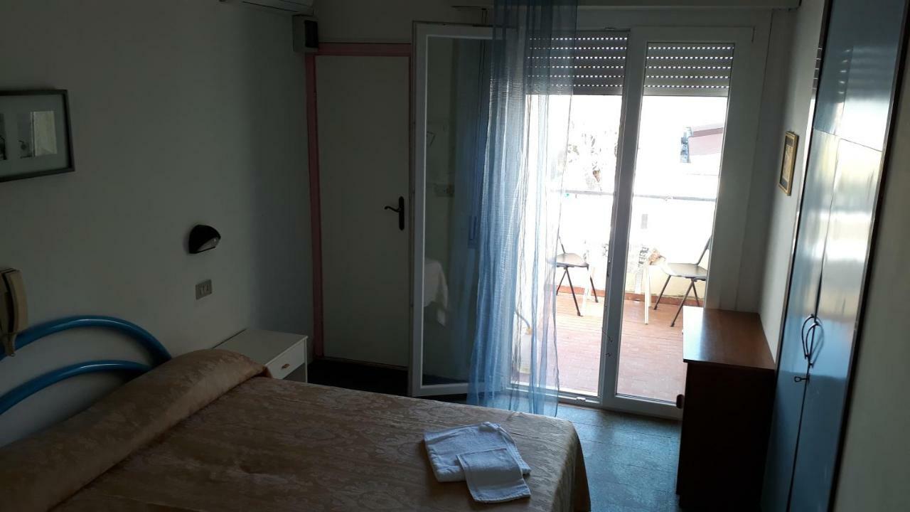 Hotel Rosa リミニ エクステリア 写真